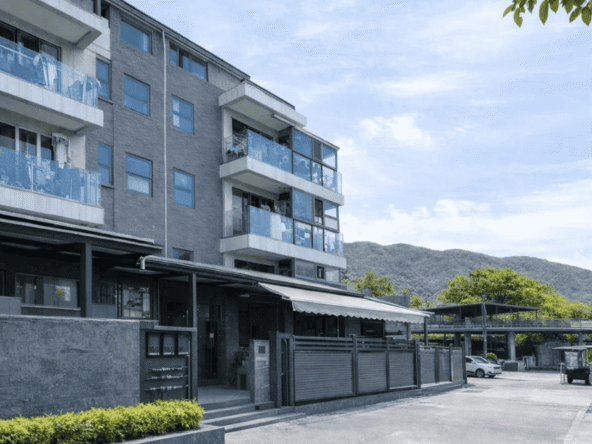 Exterior view of 漾逸峰, a low-rise residential estate in Yuen Long, featured in an article about rental suitability, renovated unit inspection, and pre-tenancy tips.